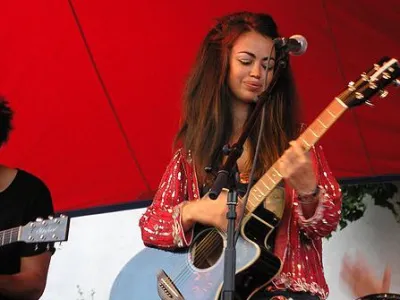 Aura Dione